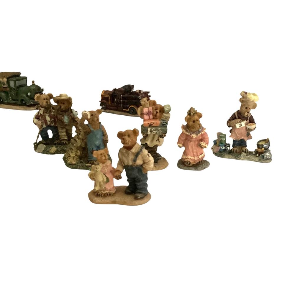 Boyd's Town Village Figurines Lot of 12 Pieces - Picture 5 of 7